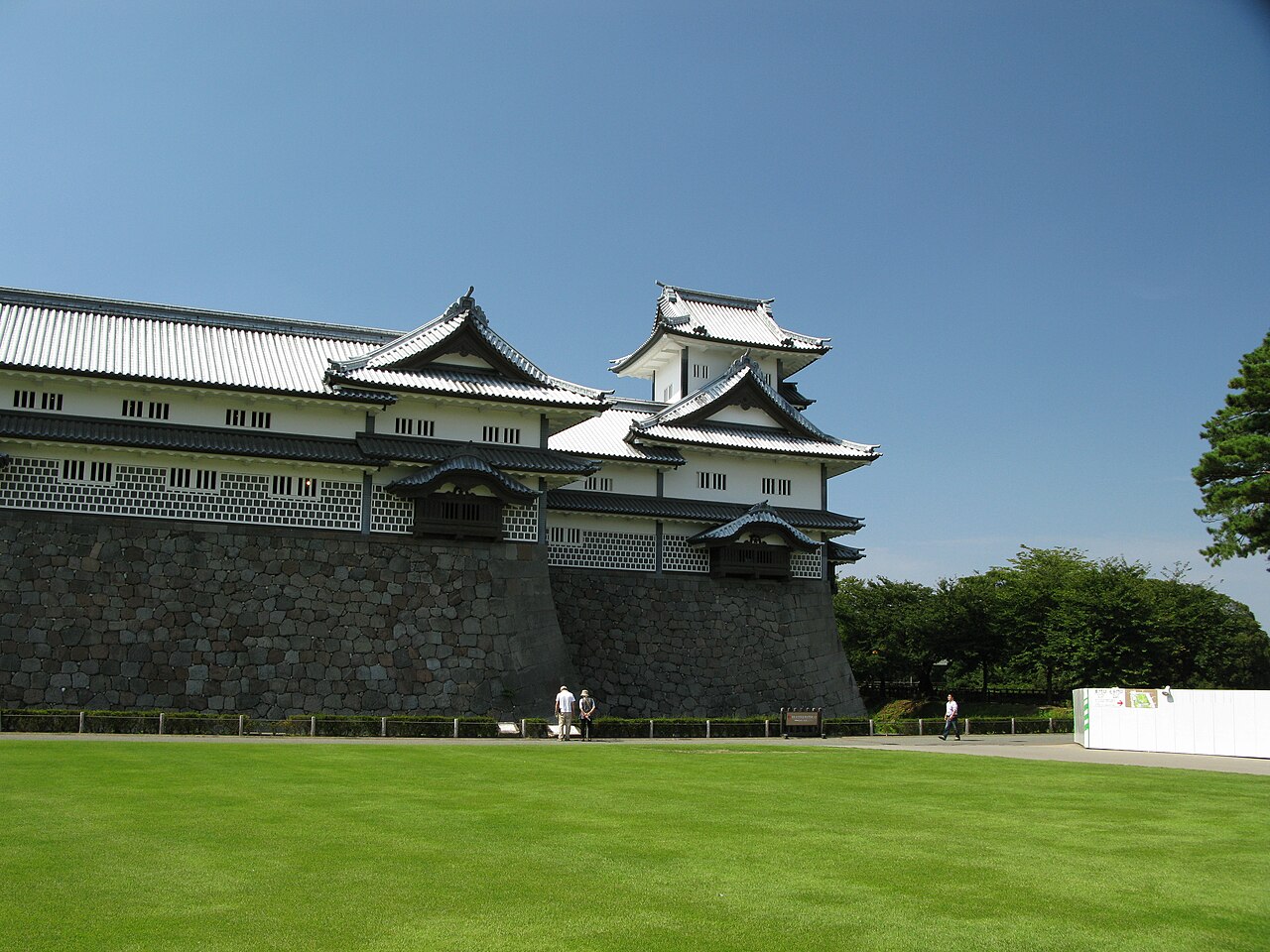 菱櫓・五十間長屋・橋爪門続櫓