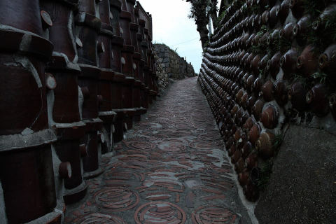 Dokan-zaka (Clay Pipe Slope)