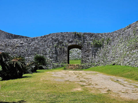 Zakimi Castle Ruins (Zakimi Gusuku)