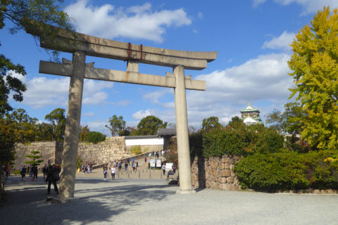 Hokoku Shrine (Osaka Castle)