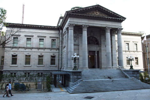 Osaka Prefectural Nakanoshima Library