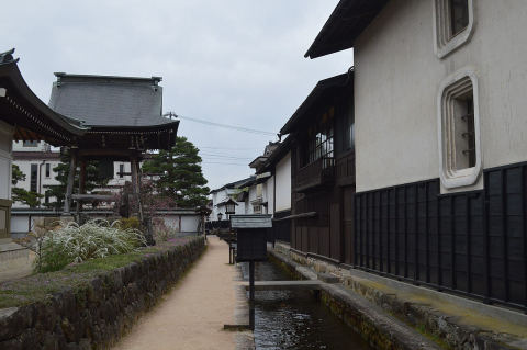Shirakabe Dozo White-Walled Storehouses