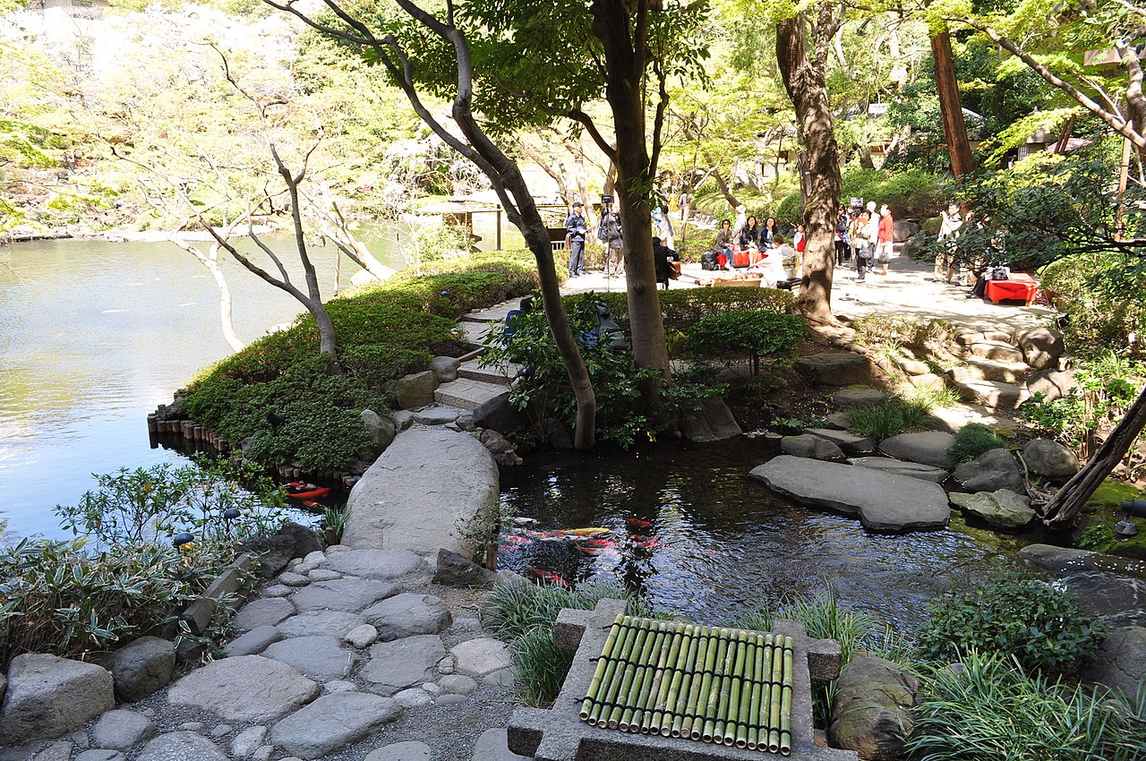 八芳園