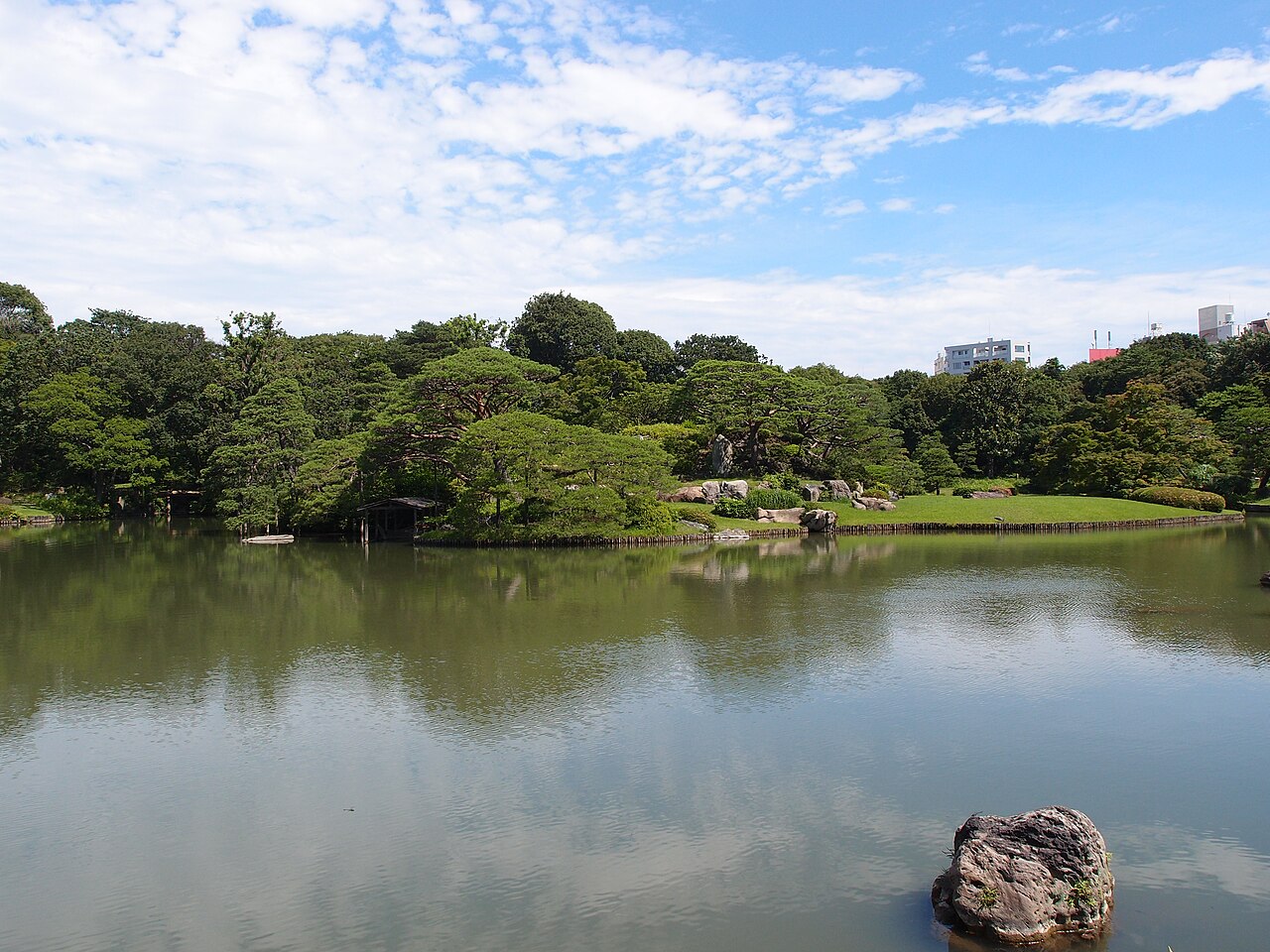 六義園