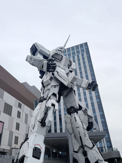 Unicorn Gundam Statue
