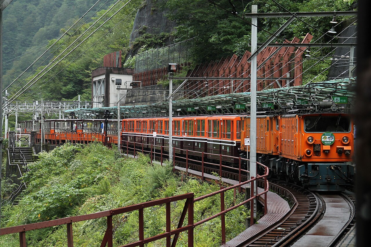 Kurobe Gorge Railway (Torokko Sightseeing Train)